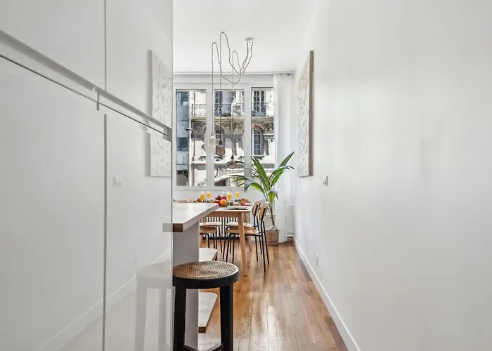 Le Louvre & Hotel De Ville - Cityapartmentstay Paris